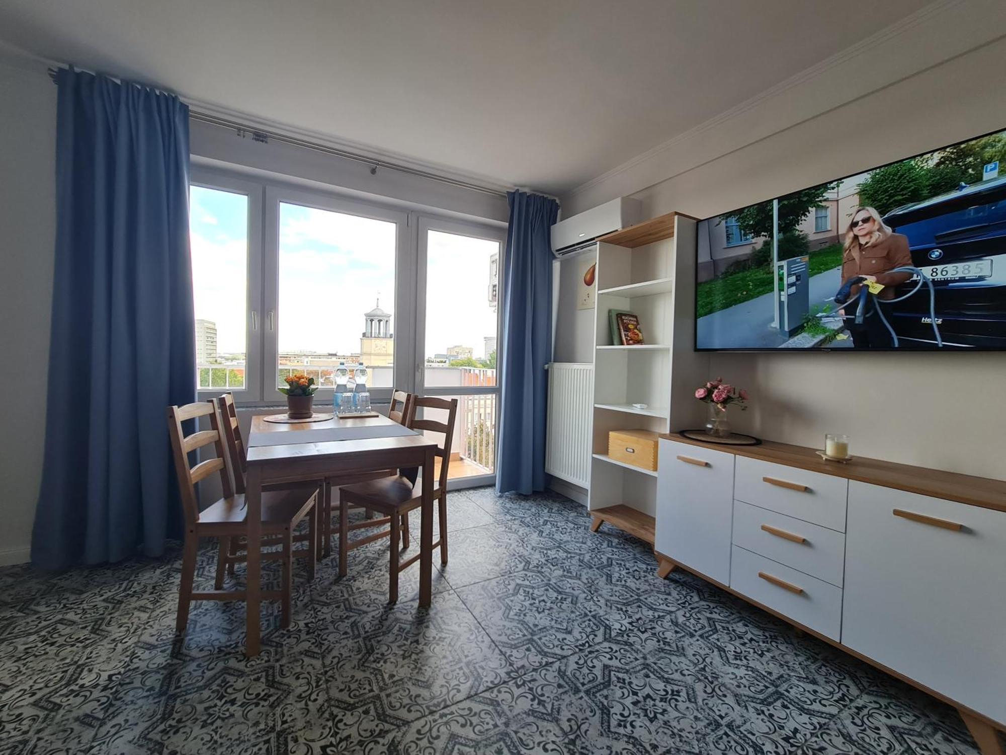 Wschodni Z Balkonem 4 Osoby Warschau